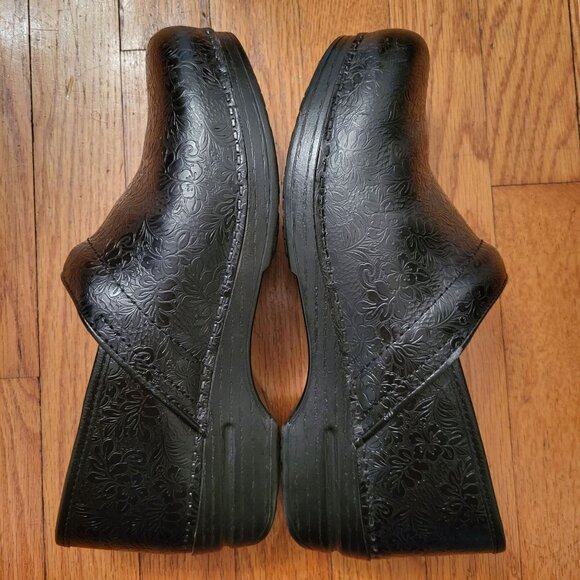 Dansko XP 42 Black Professional Tooled Floral Leather Clogs Stapled Non Slip - Picture 9 of 10
